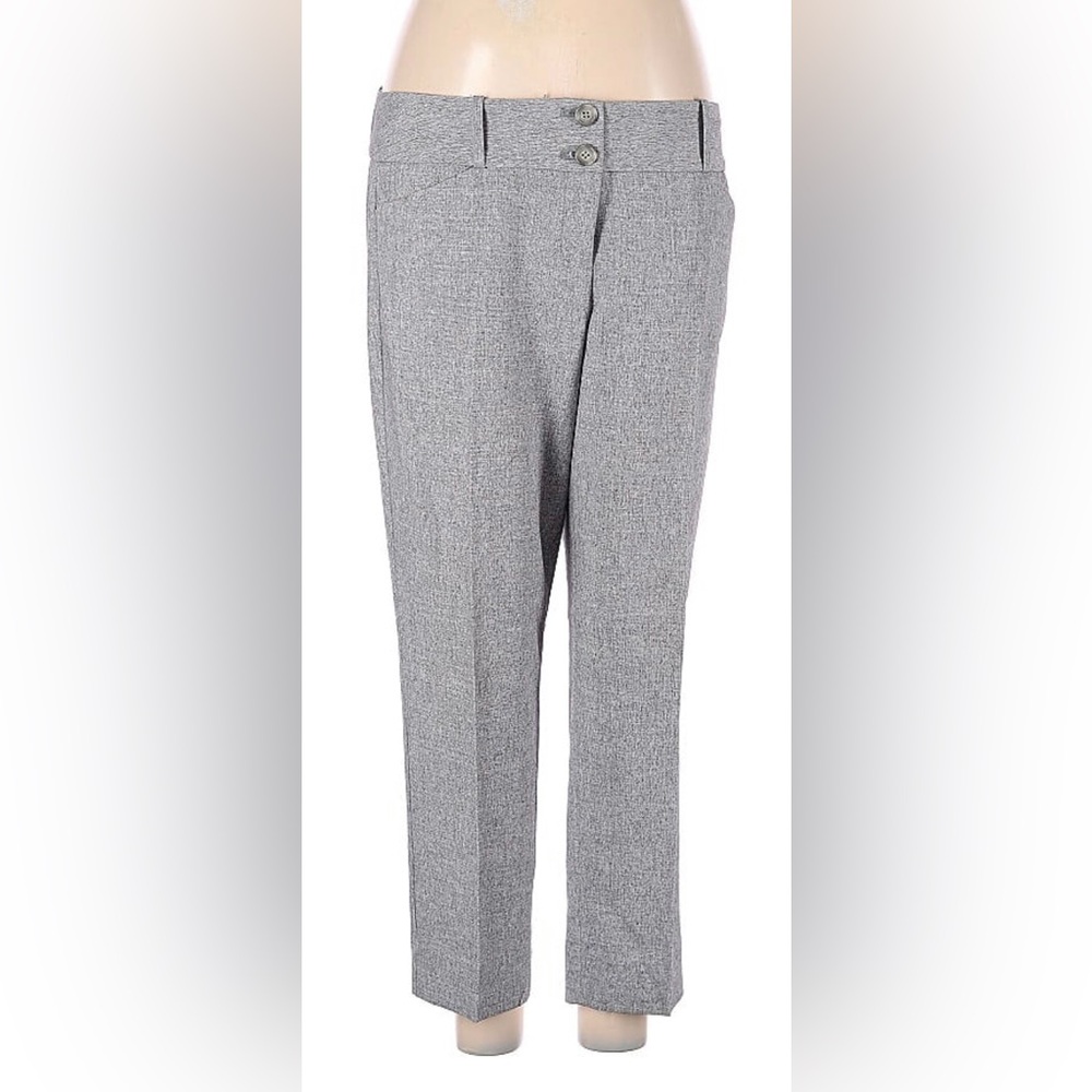 The Limited Size 8 Petite Gray Cropped Dress Pant. Excellent Condition.